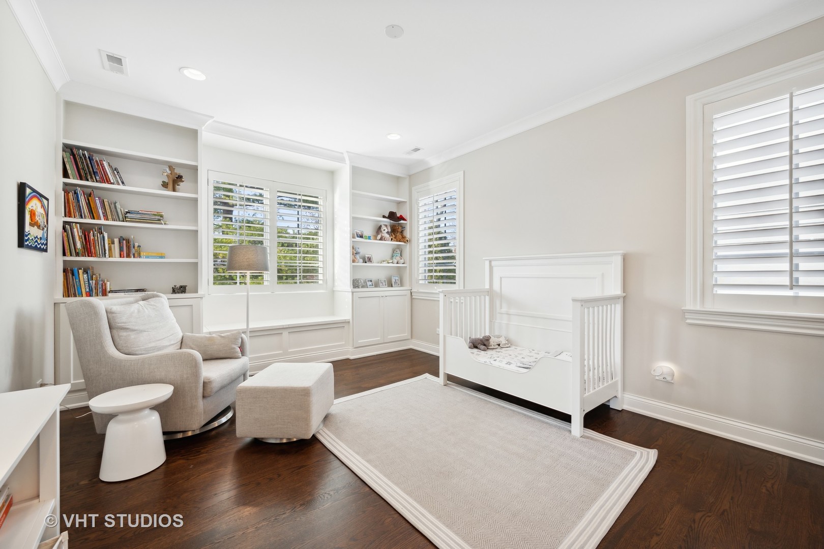 814 17th Street Wilmette, IL 60091 - Photo 30 of 51 a living room with furniture and a window