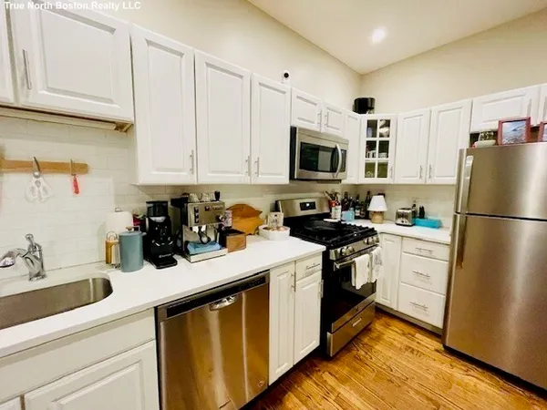 $2,800 | 180 Endicott Street, Unit 1, Boston, MA 02113