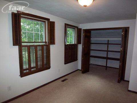 854 East Bennington Road Owosso, MI 48867 - Photo 15 of 22 20424910-14.JPG
