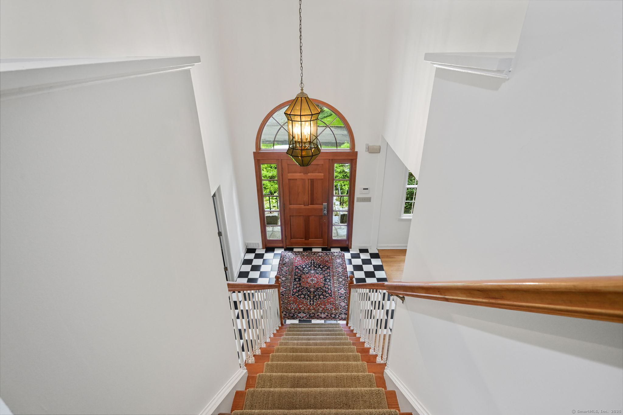 60 Redmont Road Stamford, CT 06903 - Photo 2 of 11