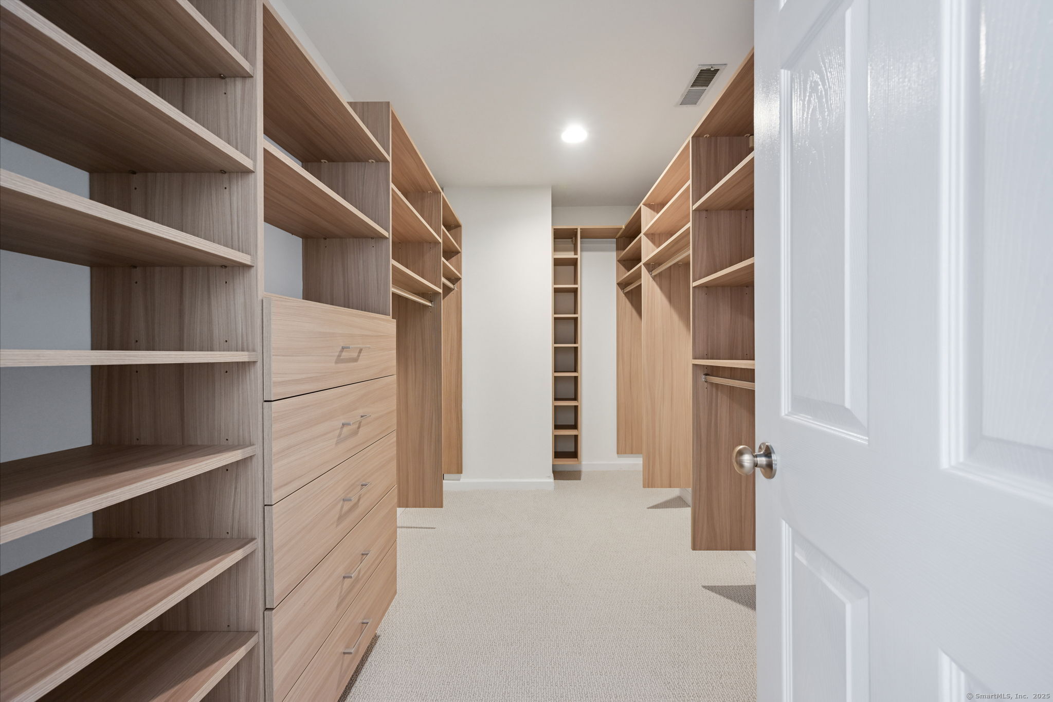 60 Redmont Road Stamford, CT 06903 - Photo 8 of 11