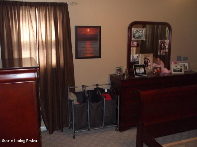 5403 Wintergreen Road Louisville, KY 40272 - Photo 8 of 9 8
