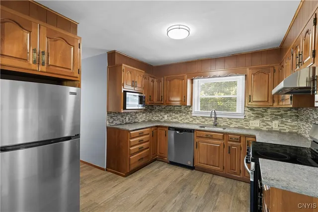 $2,500 | 105 Cooper Avenue, Whitestown, NY 13495