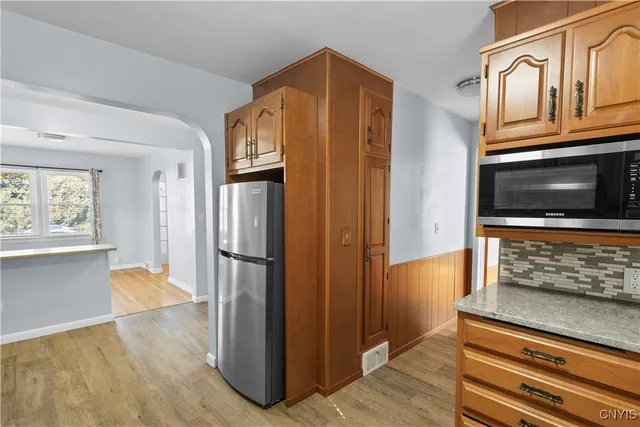 $2,500 | 105 Cooper Avenue, Whitestown, NY 13495