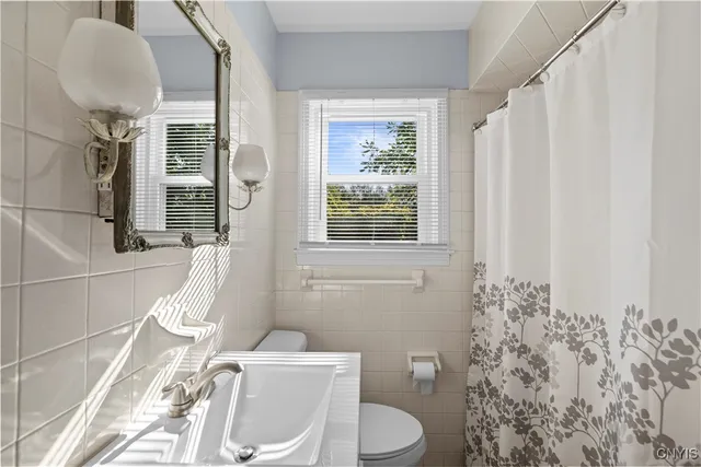 $2,500 | 105 Cooper Avenue, Whitestown, NY 13495