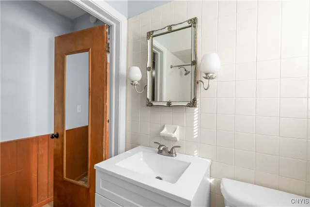 $2,500 | 105 Cooper Avenue, Whitestown, NY 13495