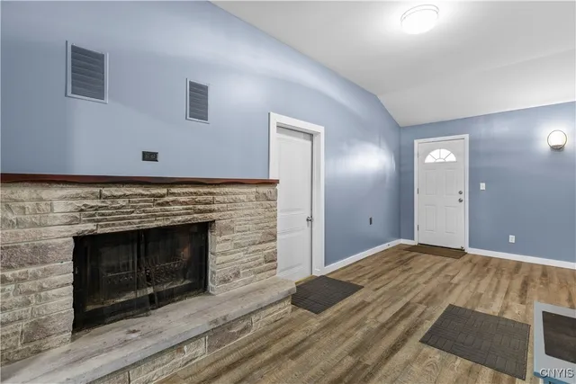 $2,500 | 105 Cooper Avenue, Whitestown, NY 13495