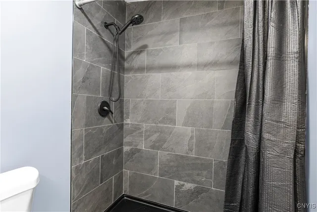 $2,500 | 105 Cooper Avenue, Whitestown, NY 13495