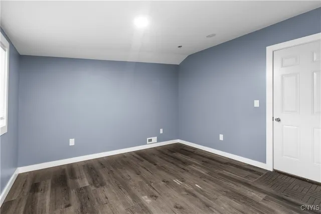 $2,500 | 105 Cooper Avenue, Whitestown, NY 13495