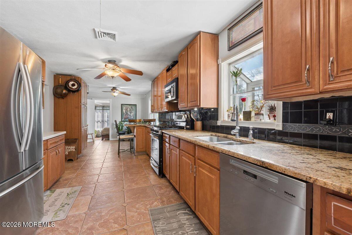 436 Cook Road Jackson, NJ 08527 - Photo 8 of 42 Large Kitchen