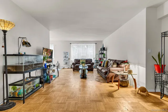 $499,000 | 640 West 231st Street, Unit 2B | Spuyten Duyvil