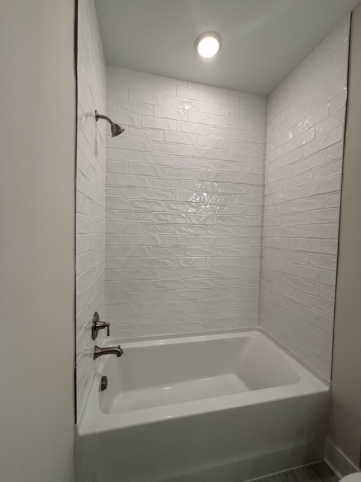 512 Scarlet Oak Road Lebanon, TN 37090 - Photo 11 of 26 a close up of a bathtub in a bathroom
