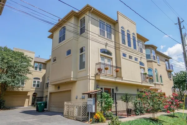 $3,200 | 4406 Feagan Street, Unit A, Houston, TX 77007