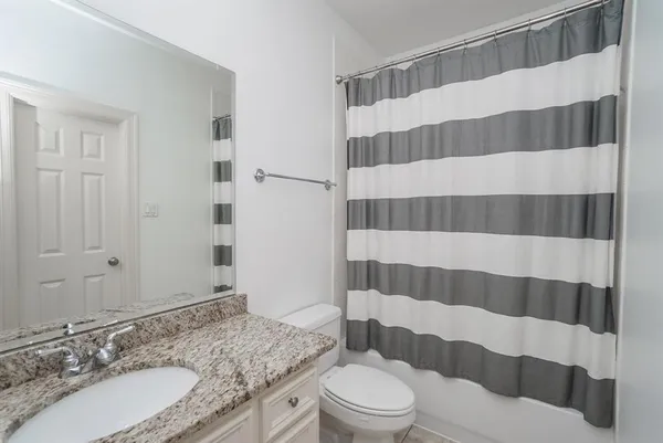 $3,200 | 4406 Feagan Street, Unit A, Houston, TX 77007