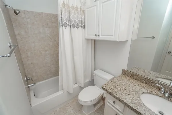 $3,200 | 4406 Feagan Street, Unit A, Houston, TX 77007