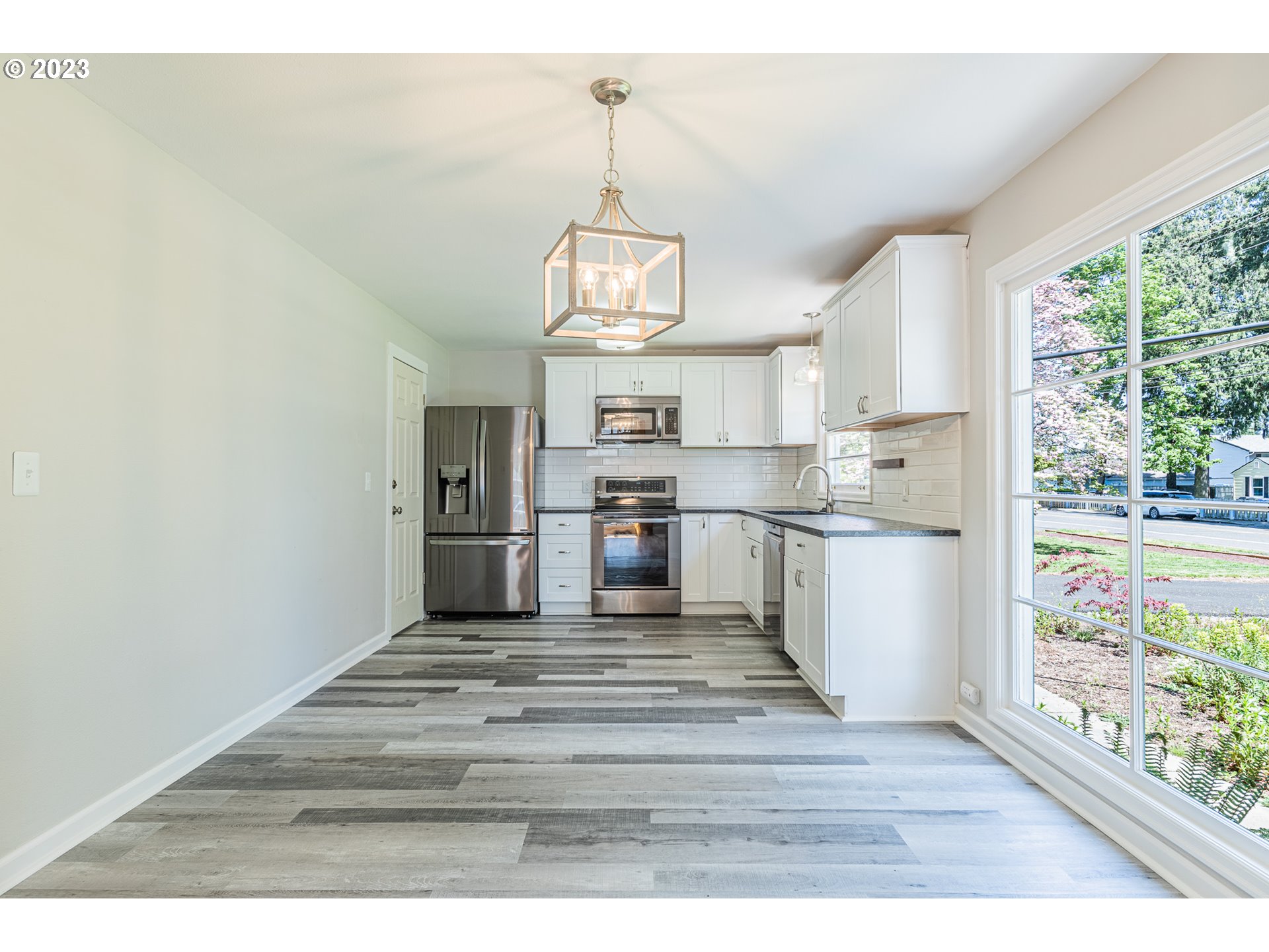 19315 Southeast River Road Milwaukie, OR 97267 - Photo 11 of 34