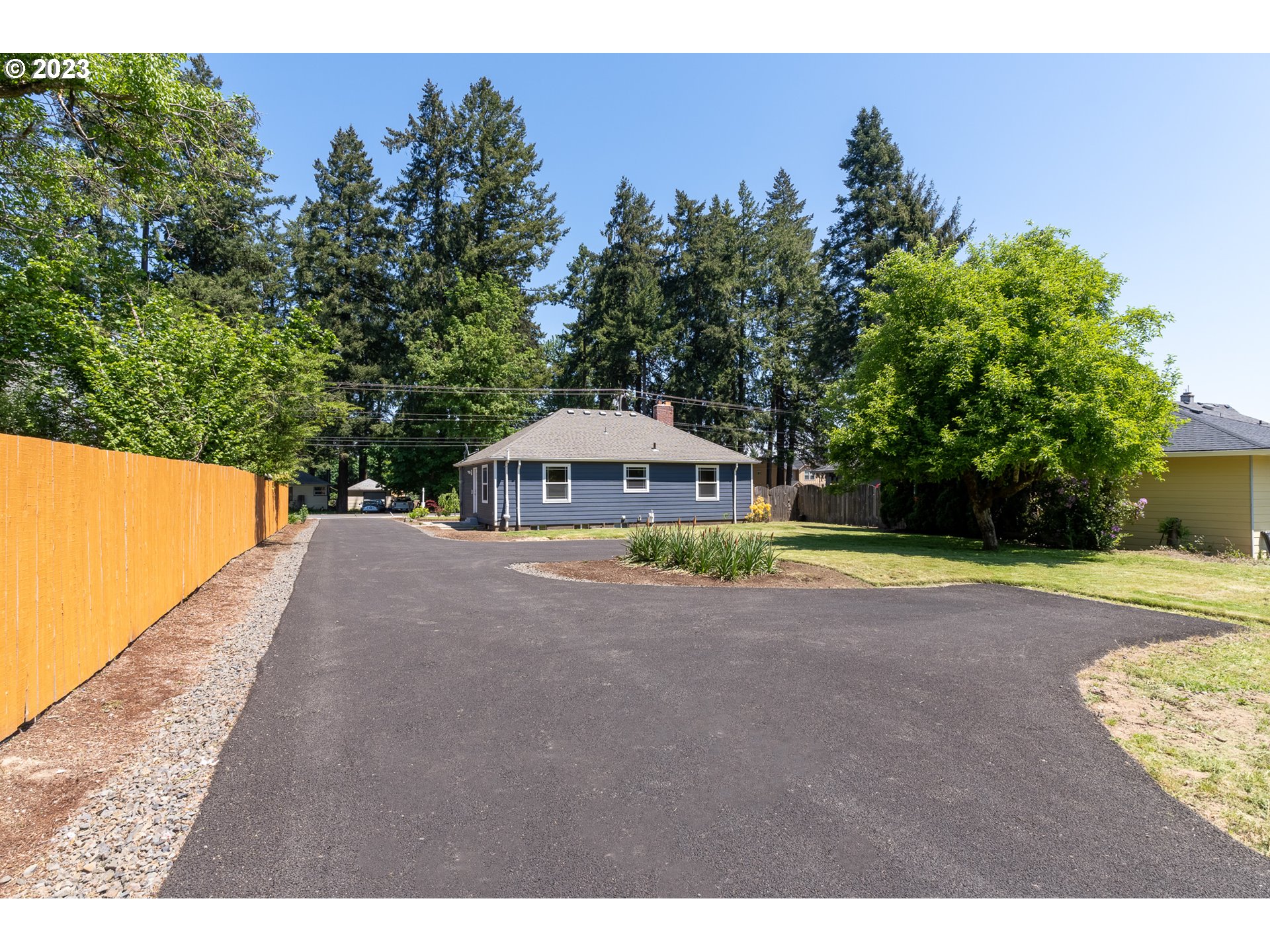 19315 Southeast River Road Milwaukie, OR 97267 - Photo 6 of 34