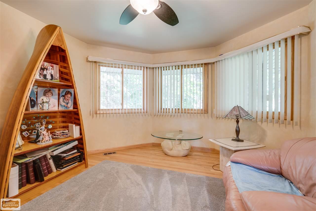 53885 Foss Road Macomb, MI 48042 - Photo 20 of 44 31394071-19.JPG