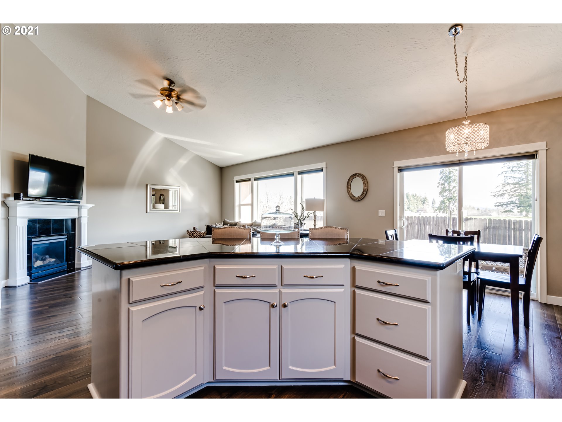 1045 Swale Ridge Loop Creswell, OR 97426 - Photo 11 of 31 Gallery Image 11