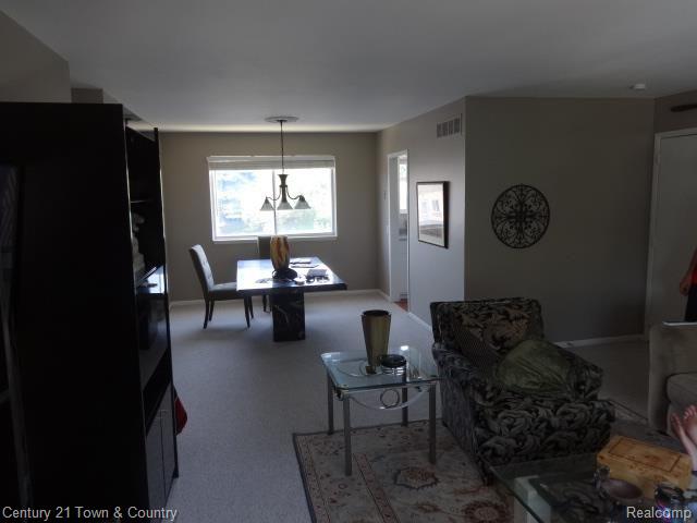 421 Baldwin Avenue, Unit 203 Rochester, MI 48307 - Photo 5 of 10 DSC00426.jpg
