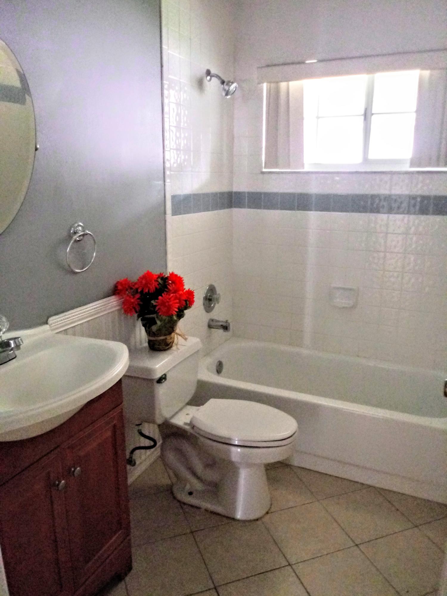 1127 Aviary Road Wellington, FL 33414 - Photo 12 of 40 Hall Bath