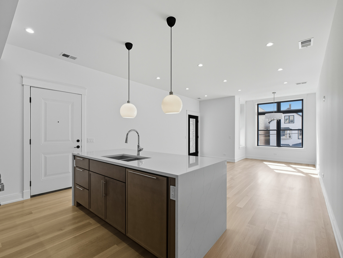 2471 North Clybourn Avenue, Unit 2 Chicago, IL 60614 - Photo 8 of 19 Gallery Image 8
