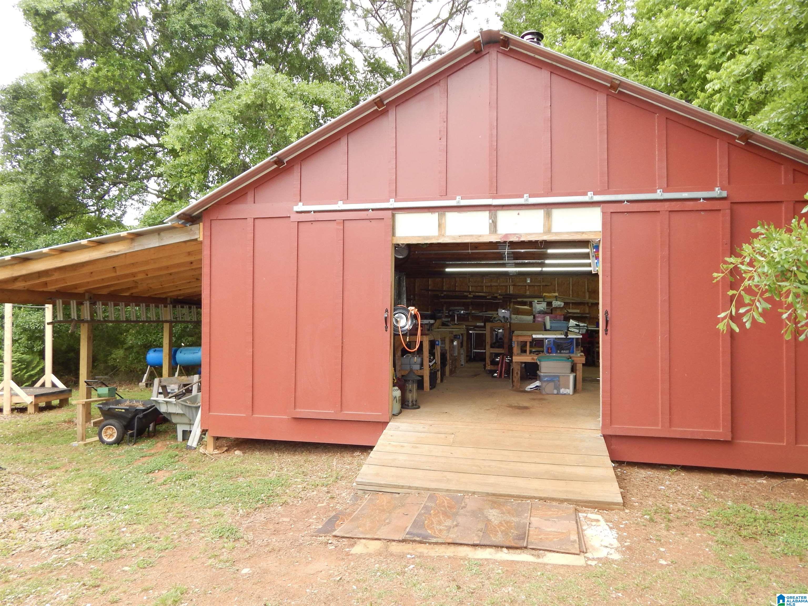 284 Jones Road Anniston, AL 36207 - Photo 3 of 56