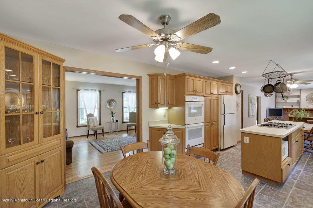 145 Lynch Road Middletown, NJ 07748 - Photo 12 of 33 055_dsc03350-dsc03354