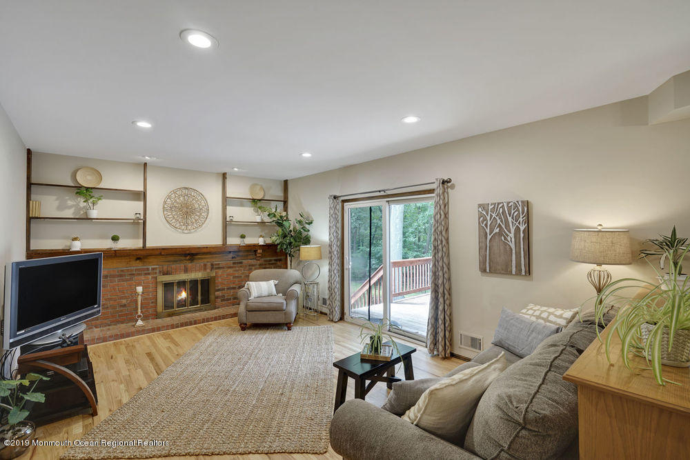 145 Lynch Road Middletown, NJ 07748 - Photo 14 of 33 059_dsc03370-dsc03374