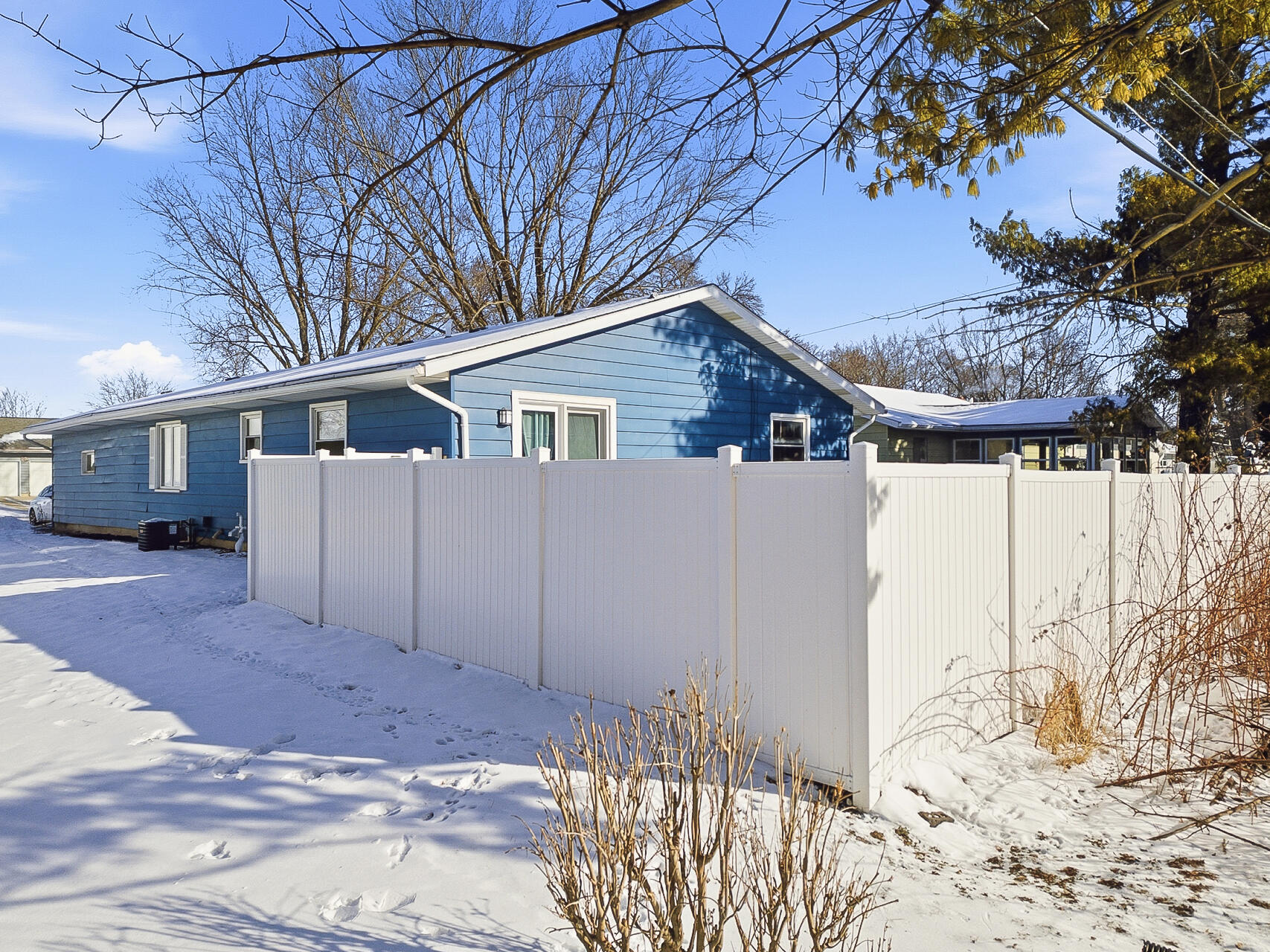 302 Martin Street Fort Atkinson, WI 53538 - Photo 4 of 26 back