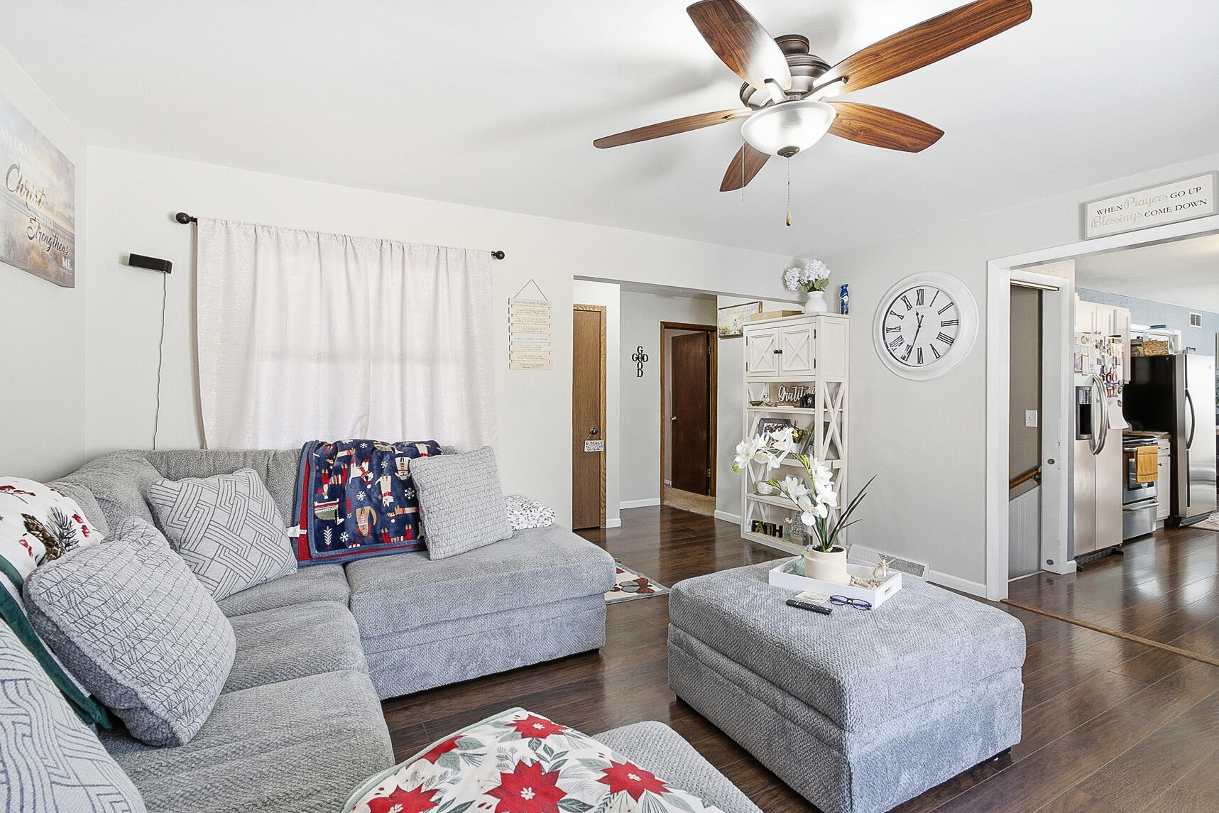 302 Martin Street Fort Atkinson, WI 53538 - Photo 8 of 26 Living room