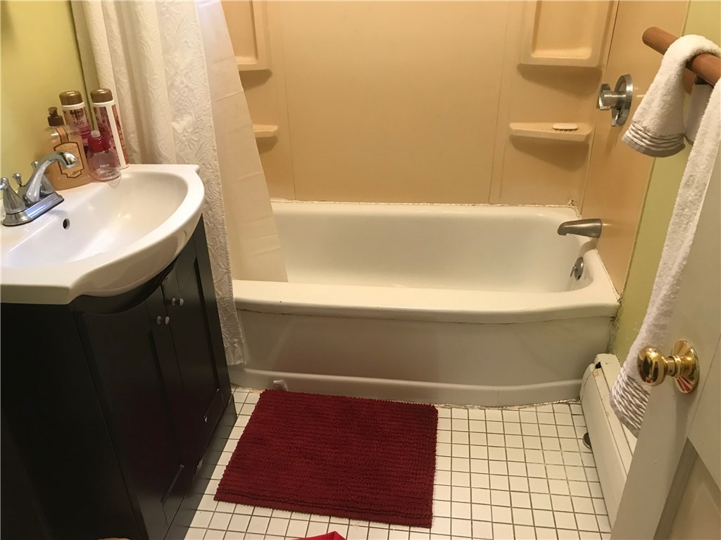1812 Mendon Road Woonsocket, RI 02895 - Photo 11 of 20