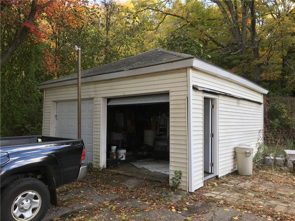 1812 Mendon Road Woonsocket, RI 02895 - Photo 4 of 20