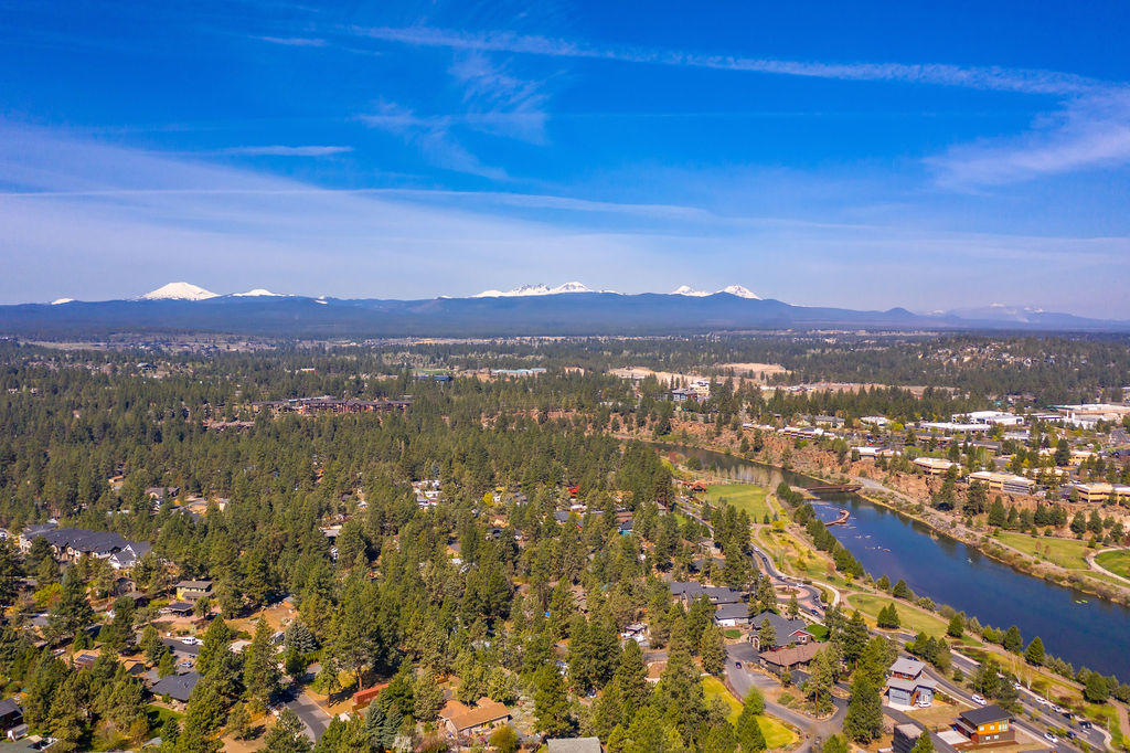 61570 Southwest Blakely Road Bend, OR 97702 - Photo 34 of 35 RileyVisuals-29