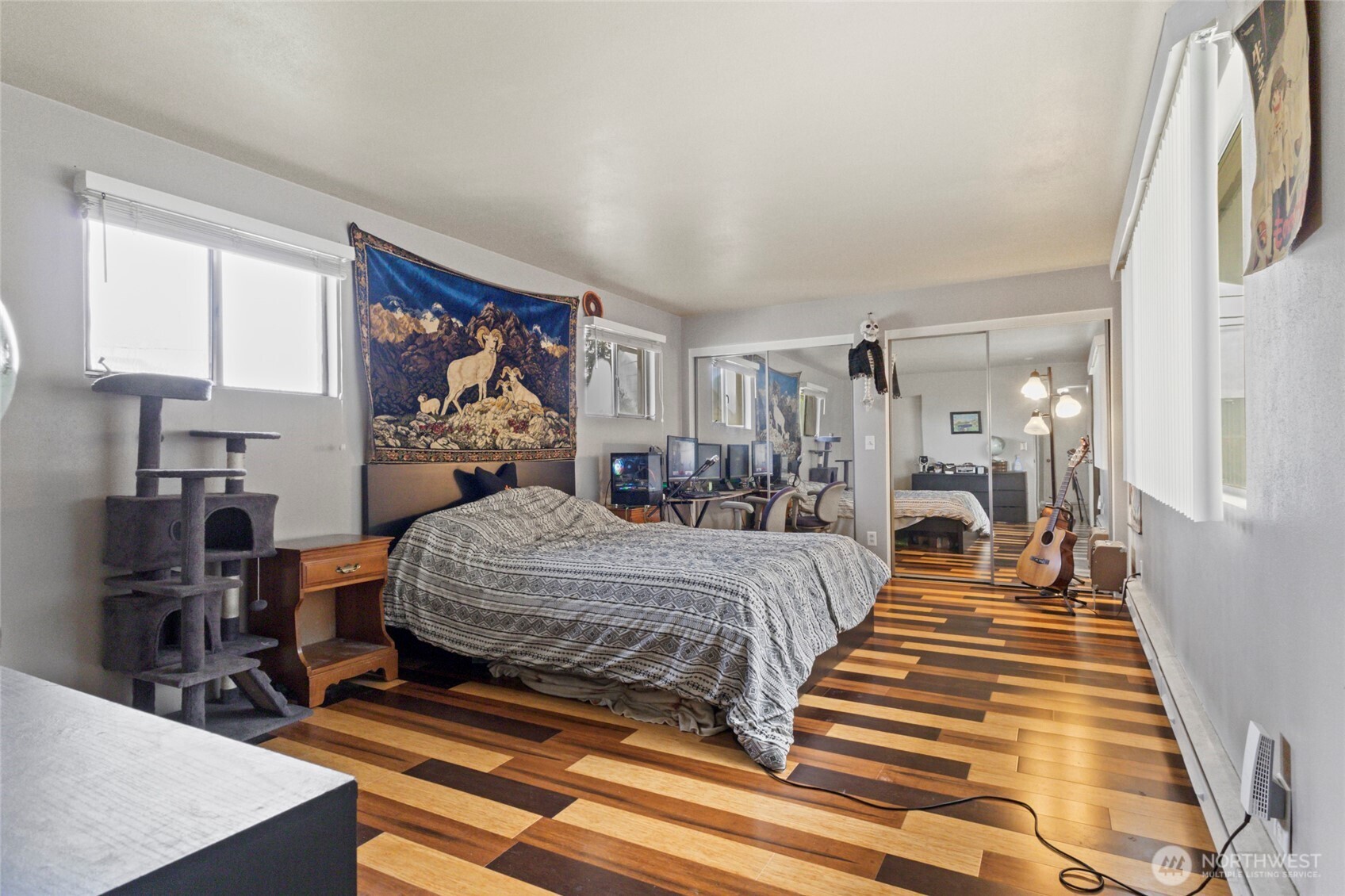 5117 Delaware Avenue Everett, WA 98203 - Photo 16 of 36 a bed room with two beds and a window