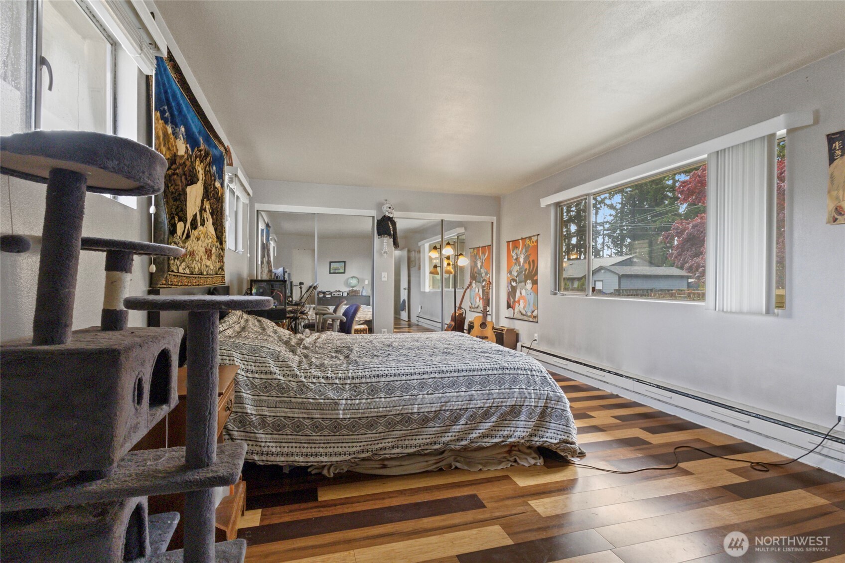 5117 Delaware Avenue Everett, WA 98203 - Photo 18 of 36 a living room with a bed and furniture