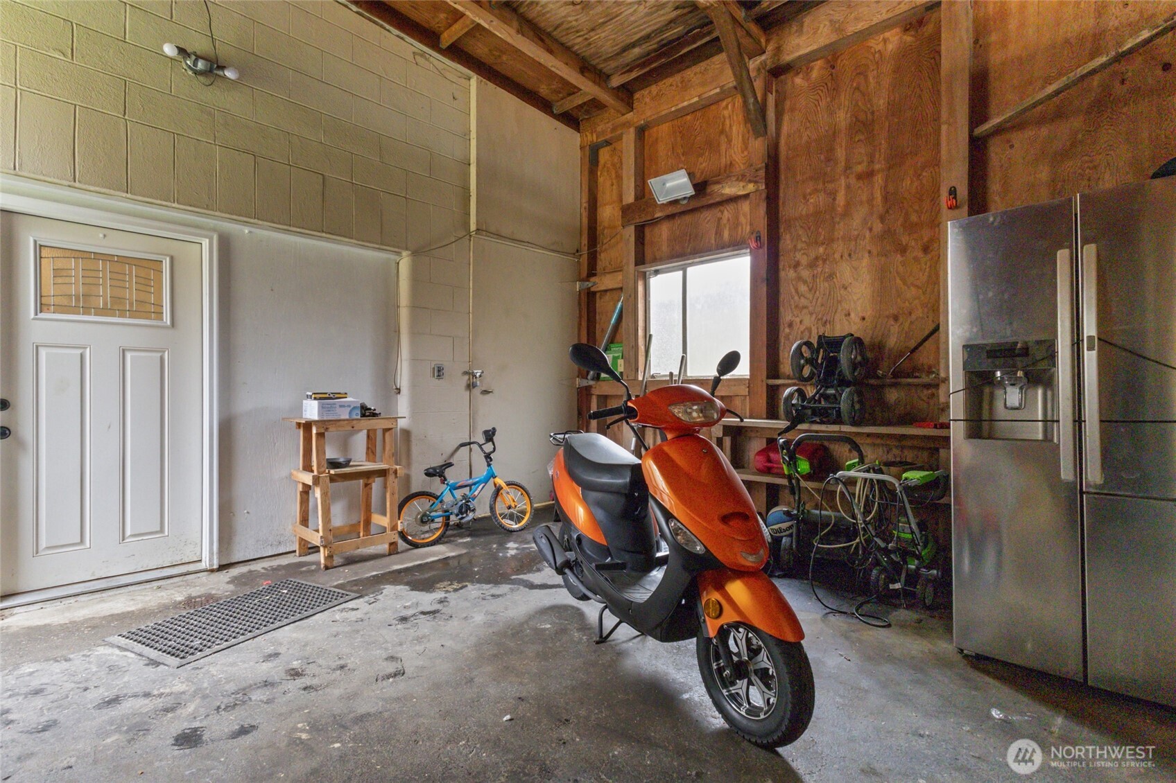 5117 Delaware Avenue Everett, WA 98203 - Photo 33 of 36 a view of a room with gym equipment
