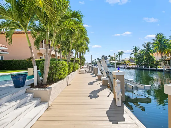 $2,885,000 | 2228 Northeast 26th Street, Lighthouse Point, FL 33064