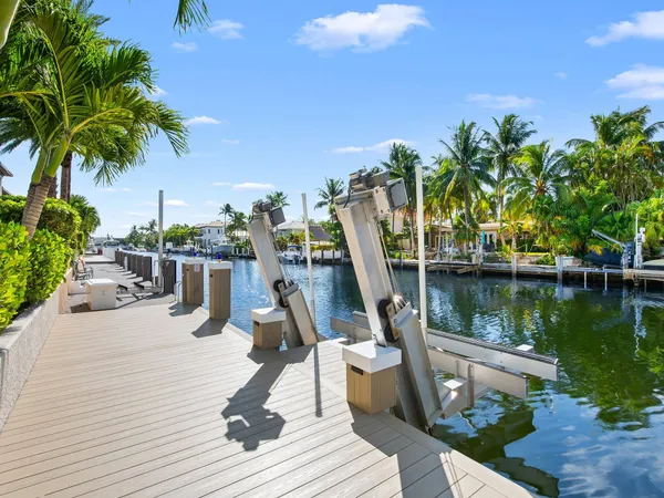 $2,885,000 | 2228 Northeast 26th Street, Lighthouse Point, FL 33064