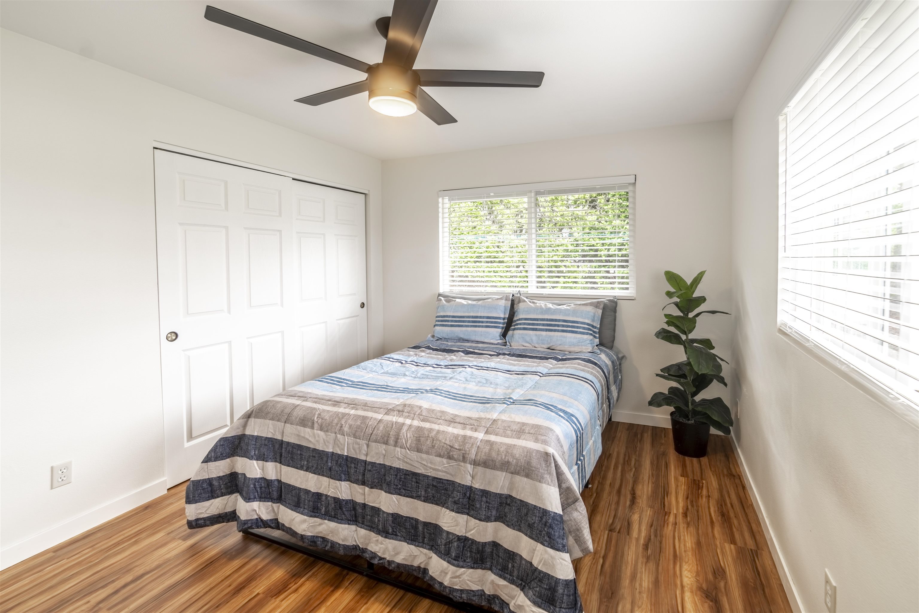 5332 Lower Honoapiilani Road Lahaina, HI 96761 - Photo 12 of 36 Primary Bedroom