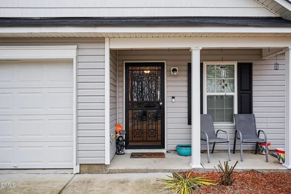 a view of entrance front of the house
