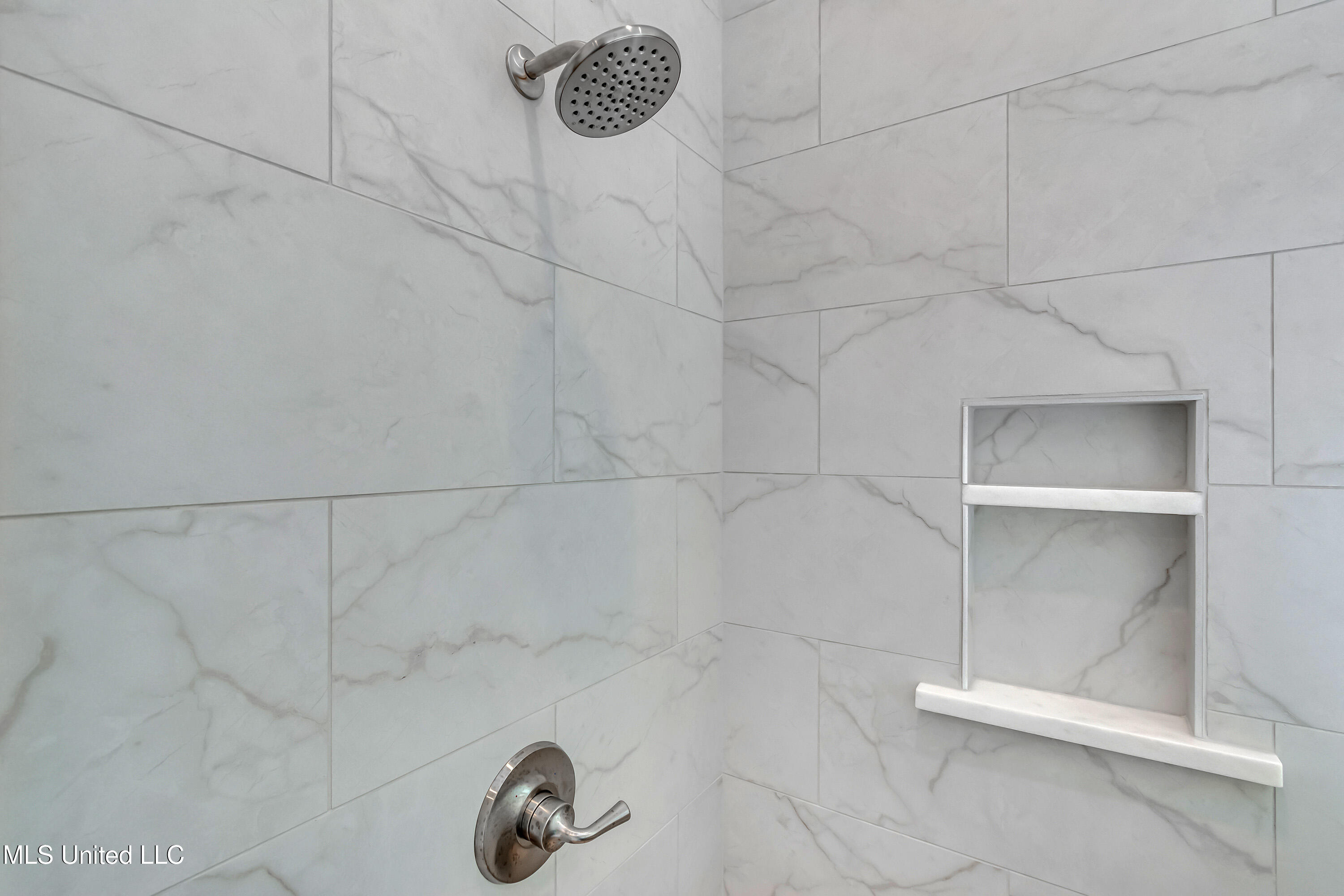 320 Celadon Way Brandon, MS 39042 - Photo 34 of 39 320 Celadon Way Int-33