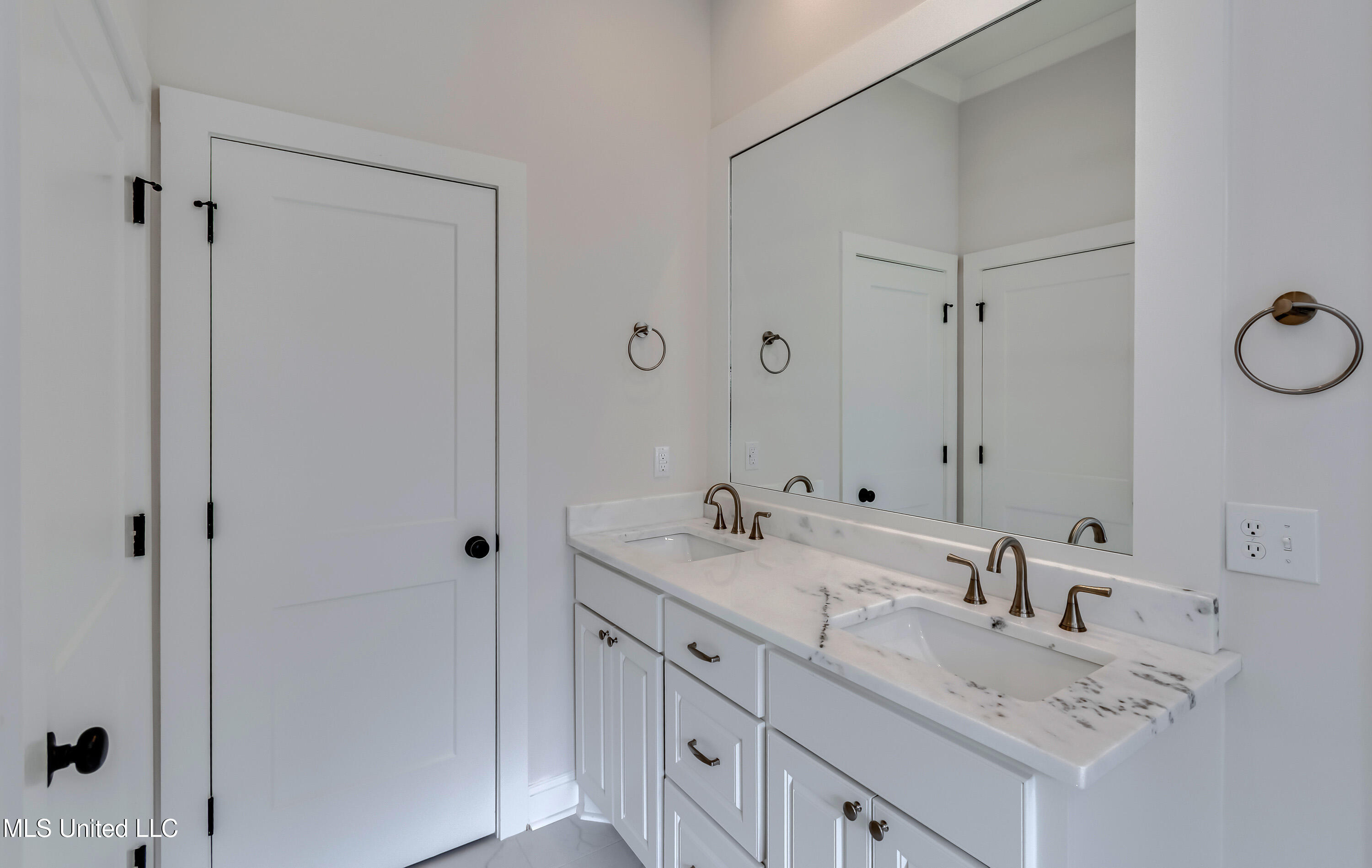 320 Celadon Way Brandon, MS 39042 - Photo 35 of 39 320 Celadon Way Int-34