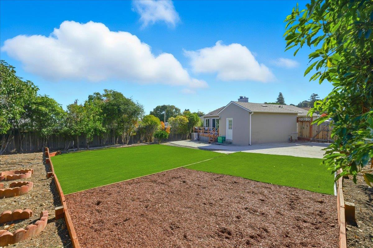 18 Culver Court San Mateo, CA 94403 - Photo 47 of 71 a view of a backyard