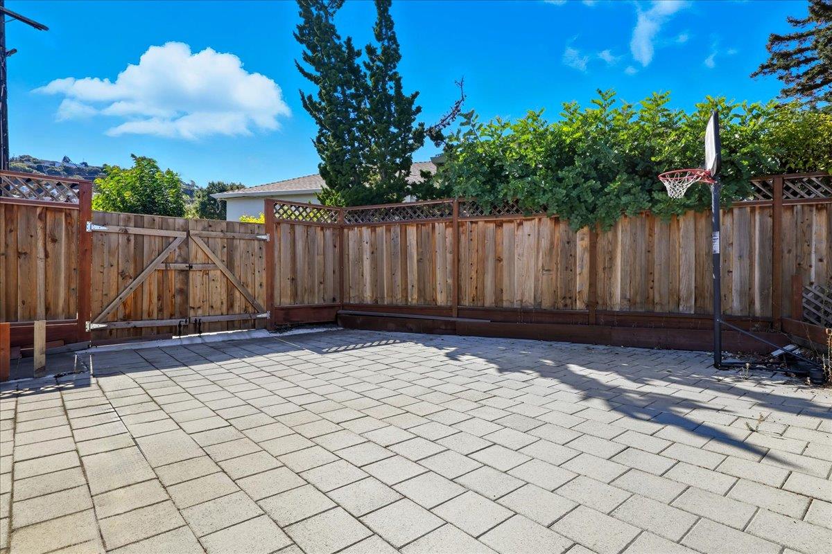 18 Culver Court San Mateo, CA 94403 - Photo 56 of 71 a view of wooden fence