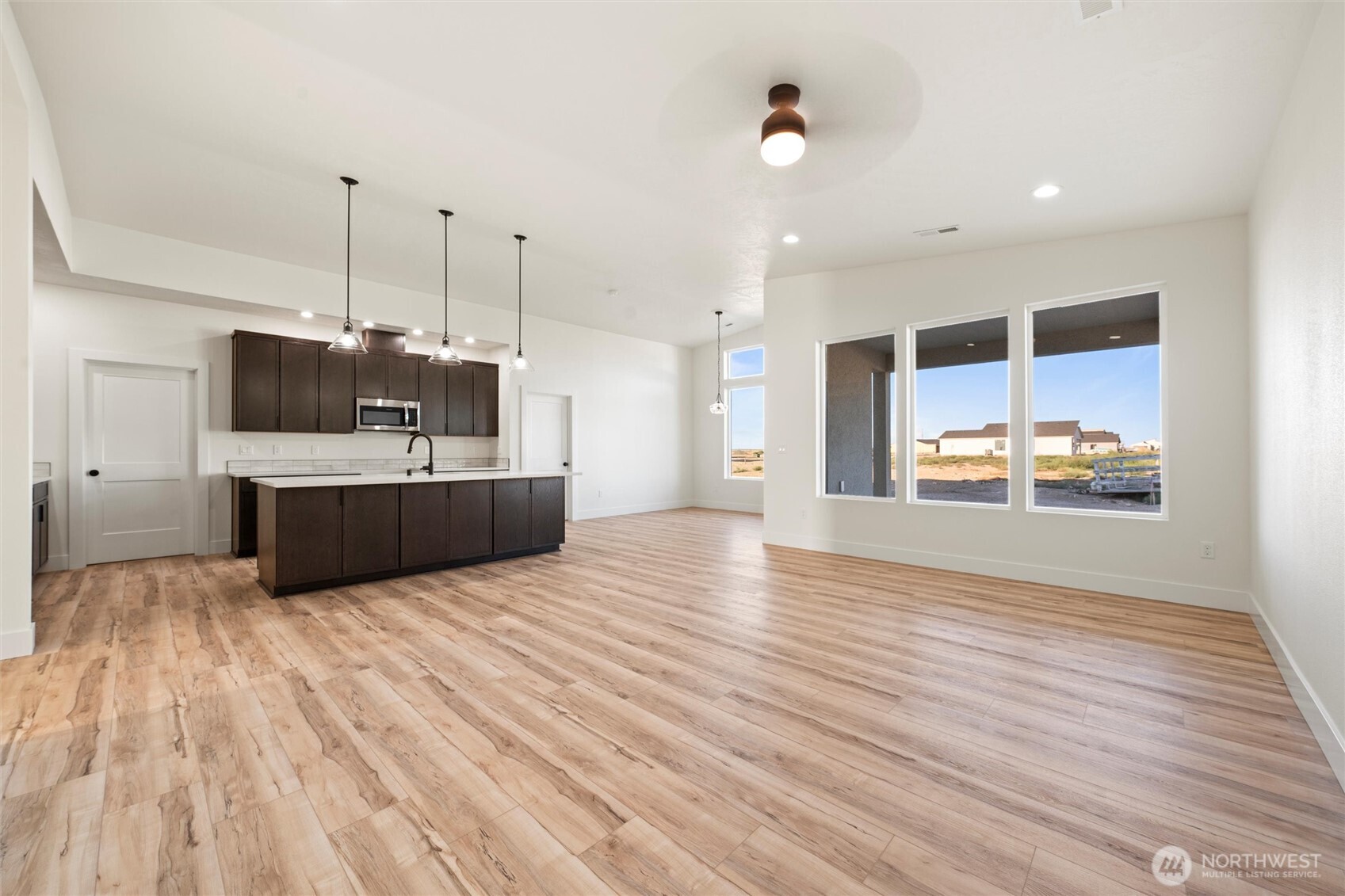 1209 E Mount Othello, WA 99344 - Photo 12 of 31