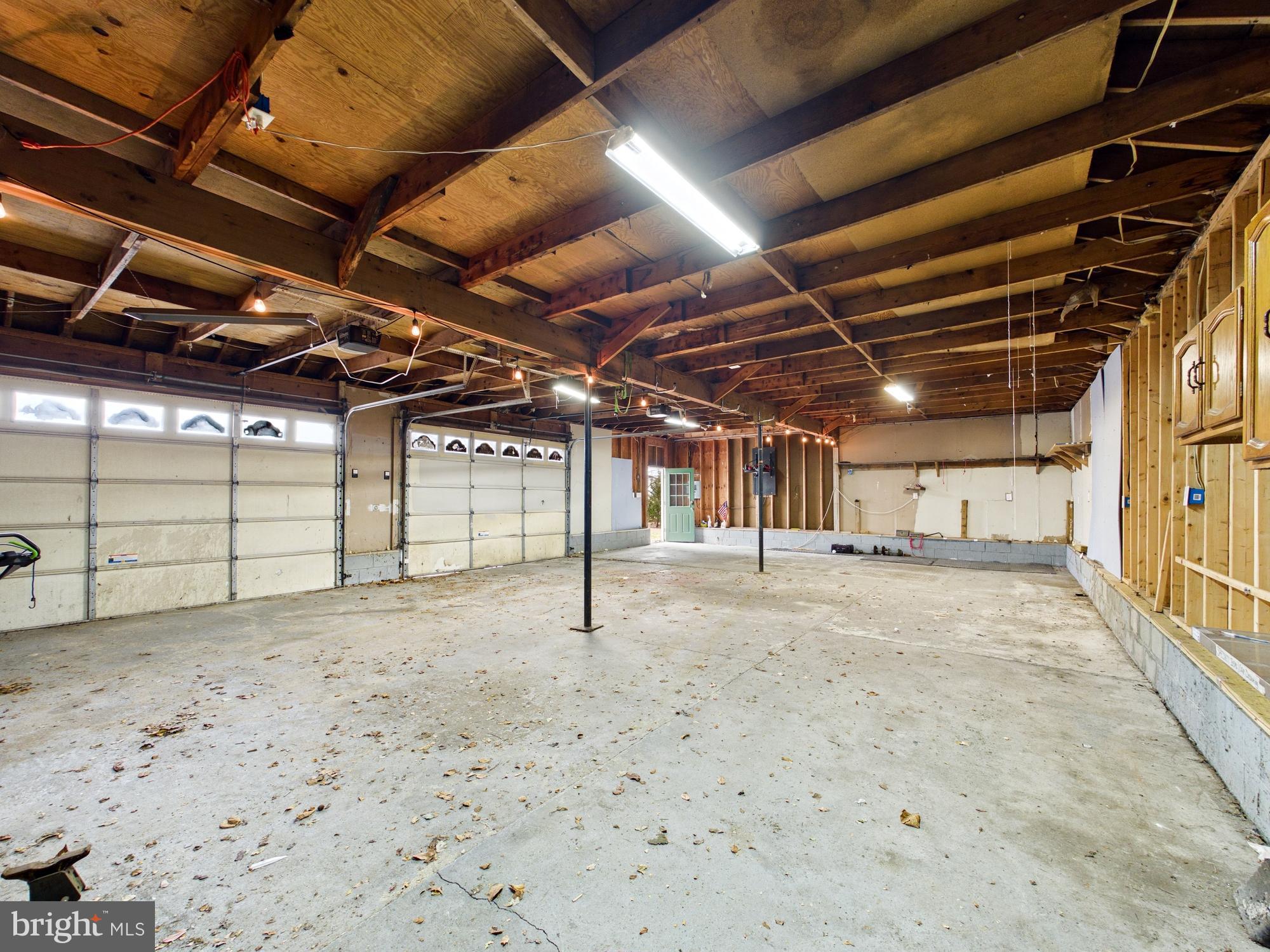 3231 Williamsville Road Houston, DE 19954 - Photo 45 of 64 Spacious garage ready for your vision.