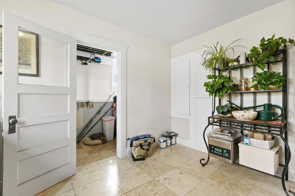 3373-3379 1/2 Herman Avenue San Diego, CA 92104 - Photo 29 of 70 Front duplex, top unit kitchen