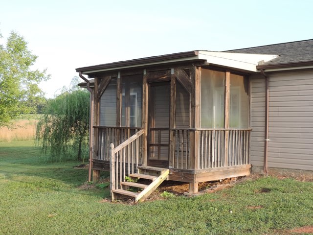 716 West Pine Grove Road Fair Play, SC 29643 - Photo 9 of 26 Gallery Image 9