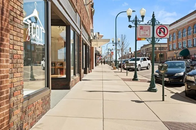 $259,900 | 321 North Locust Street, Sycamore, IL 60178